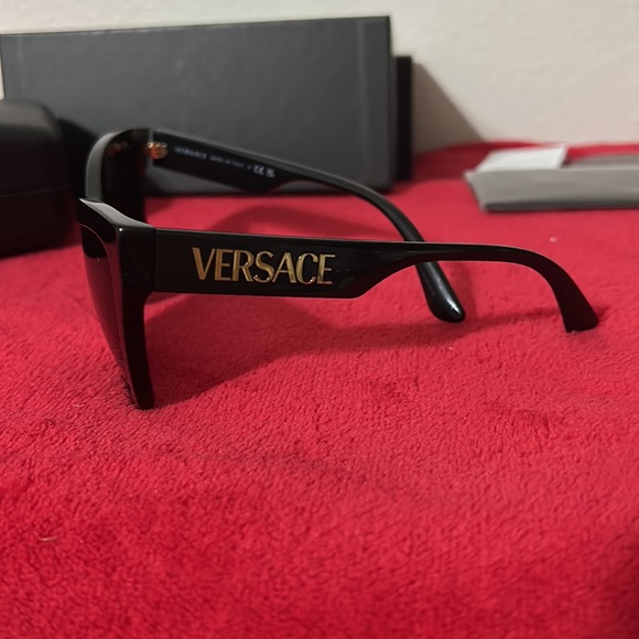 VERSACE 56mm sunglasses - Picture 5 of 8